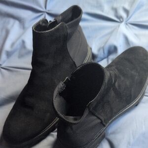 Unisa Women suede Boots